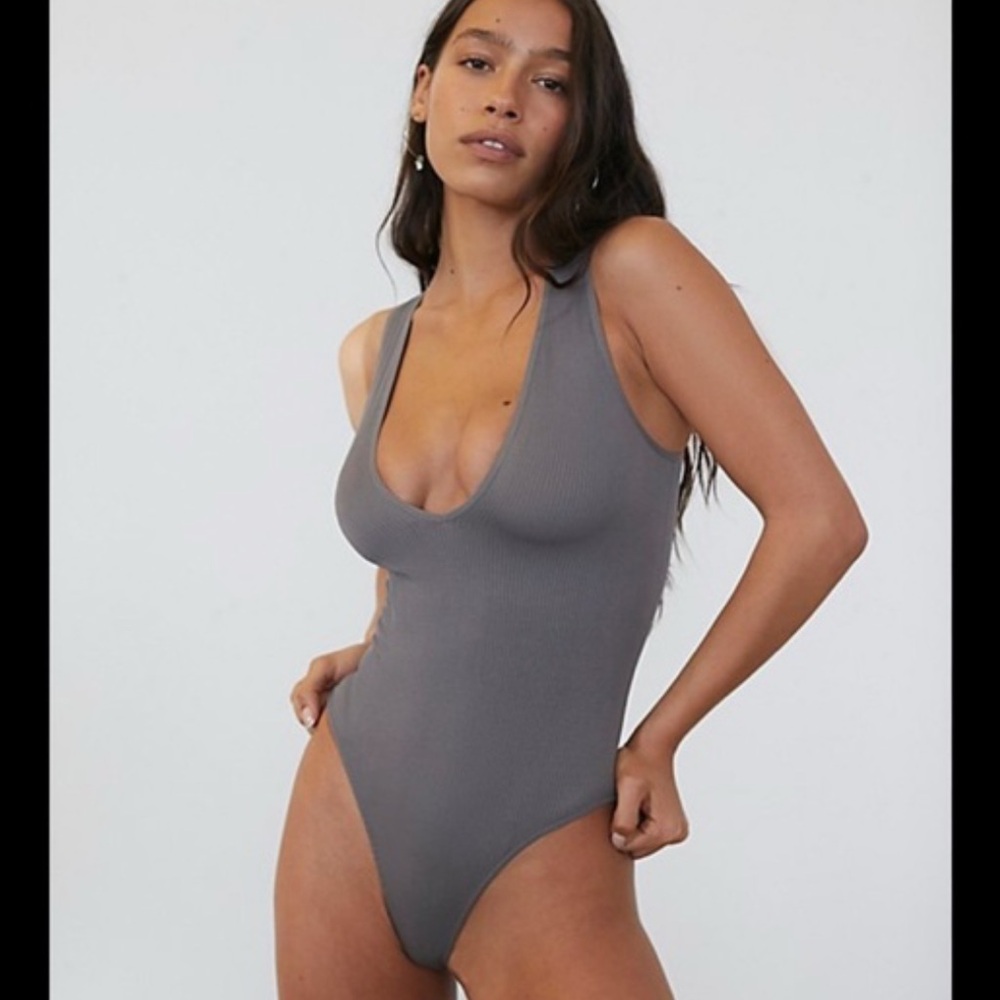Urban Outfitters Out From Under Hailey Seamless Plunging Bodysuit (Size Large)